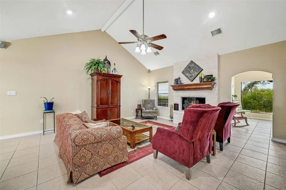 1370 Sunset View Fischer, TX 78623