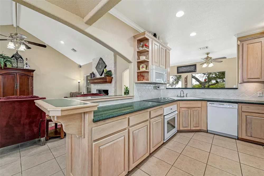 1370 Sunset View Fischer, TX 78623