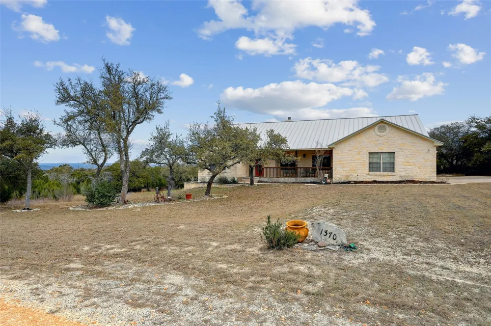 1370 Sunset View Fischer, TX 78623