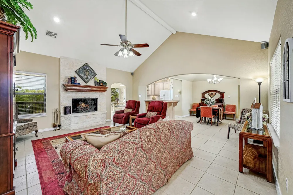 1370 Sunset View Fischer, TX 78623