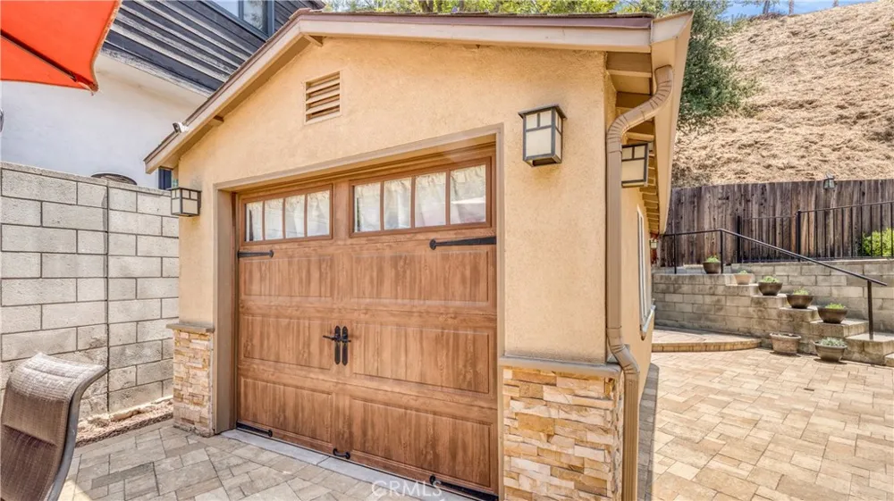 1232 E Elmwood Avenue Burbank, CA 91501