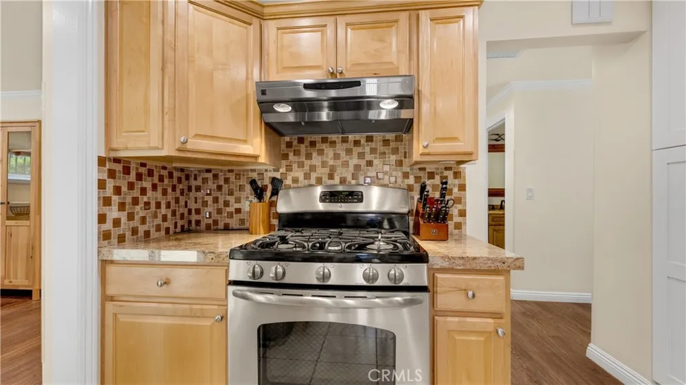 1232 E Elmwood Avenue Burbank, CA 91501