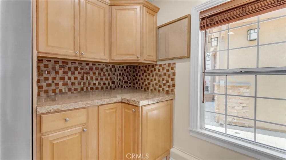 1232 E Elmwood Avenue Burbank, CA 91501