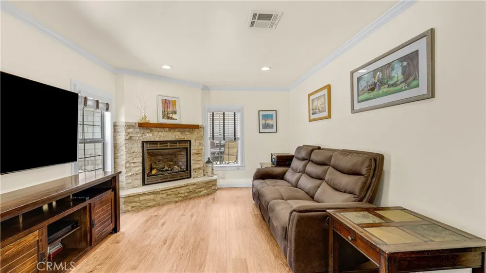 1232 E Elmwood Avenue Burbank, CA 91501
