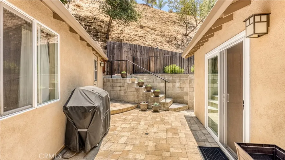 1232 E Elmwood Avenue Burbank, CA 91501