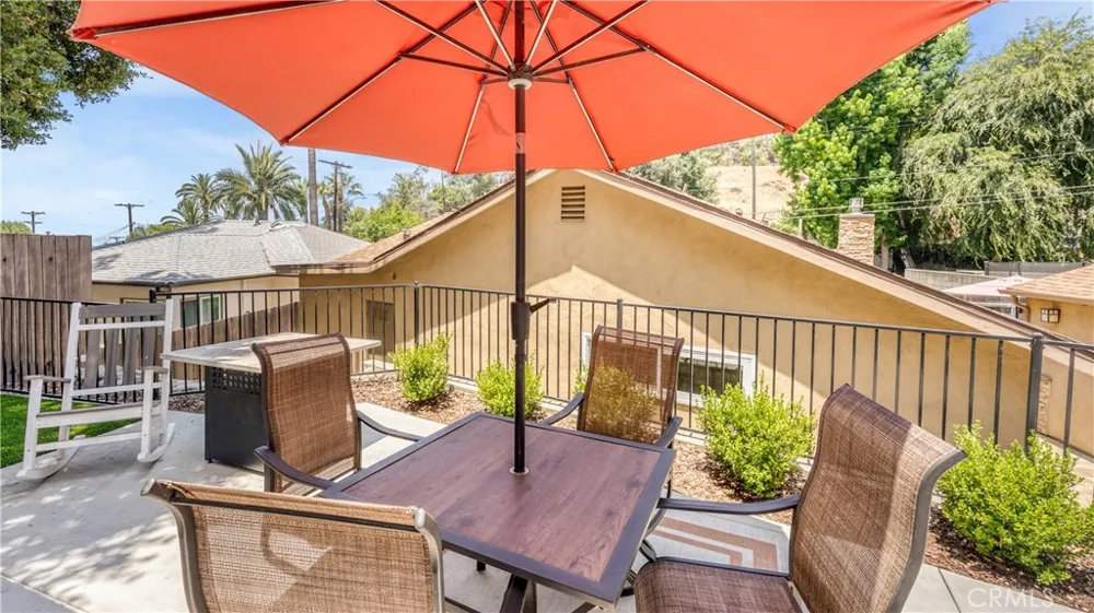 1232 E Elmwood Avenue Burbank, CA 91501