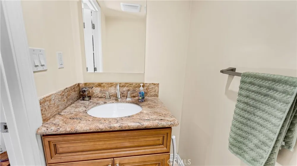 1232 E Elmwood Avenue Burbank, CA 91501