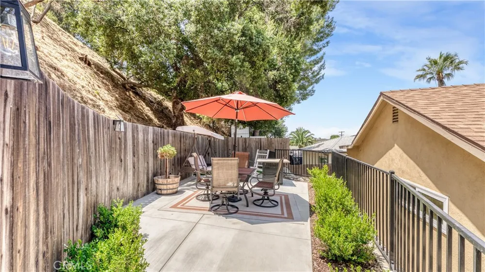 1232 E Elmwood Avenue Burbank, CA 91501