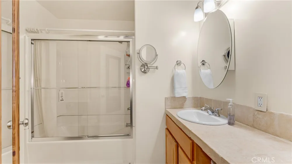1232 E Elmwood Avenue Burbank, CA 91501