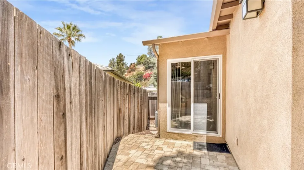 1232 E Elmwood Avenue Burbank, CA 91501
