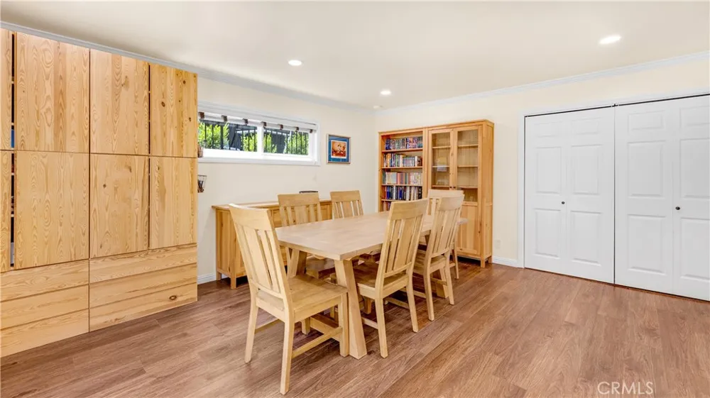 1232 E Elmwood Avenue Burbank, CA 91501