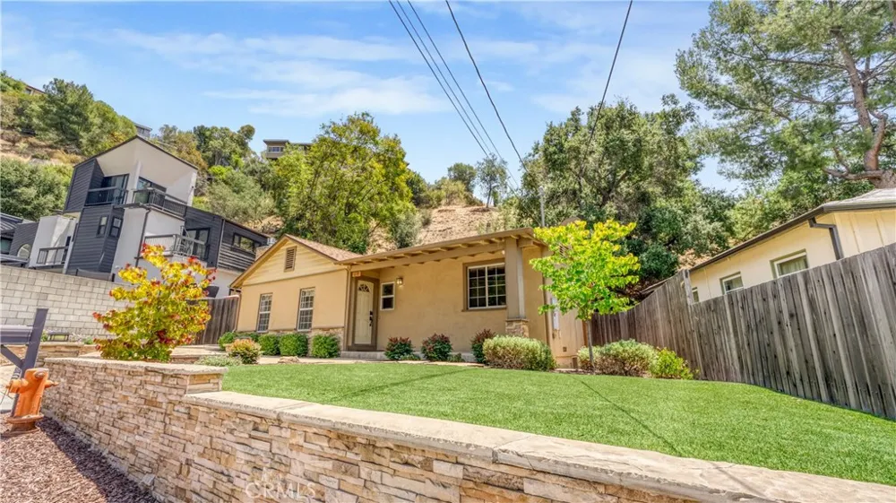 1232 E Elmwood Avenue Burbank, CA 91501