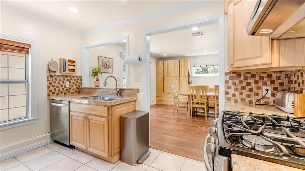 1232 E Elmwood Avenue Burbank, CA 91501