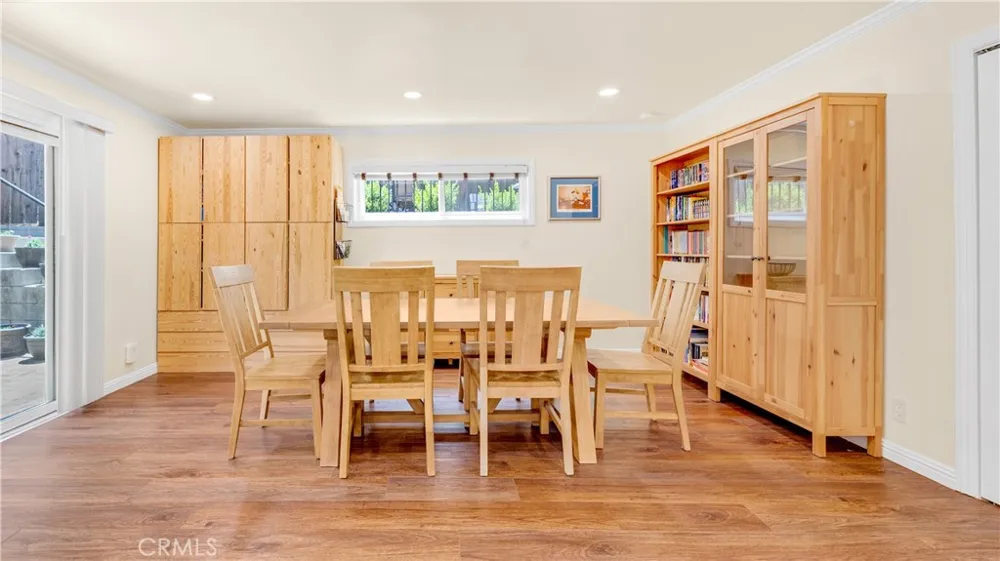 1232 E Elmwood Avenue Burbank, CA 91501