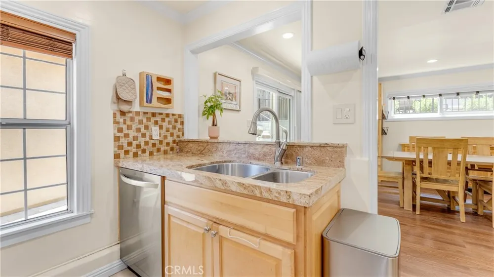 1232 E Elmwood Avenue Burbank, CA 91501