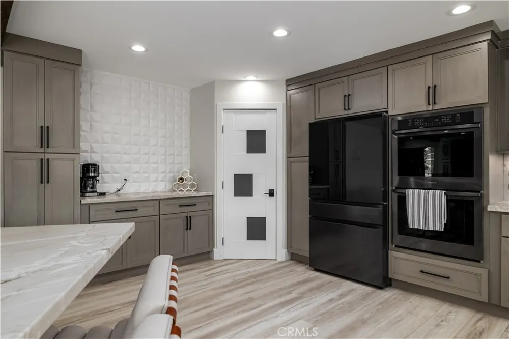 30240 Longhorn Canyon Lake, CA 92587