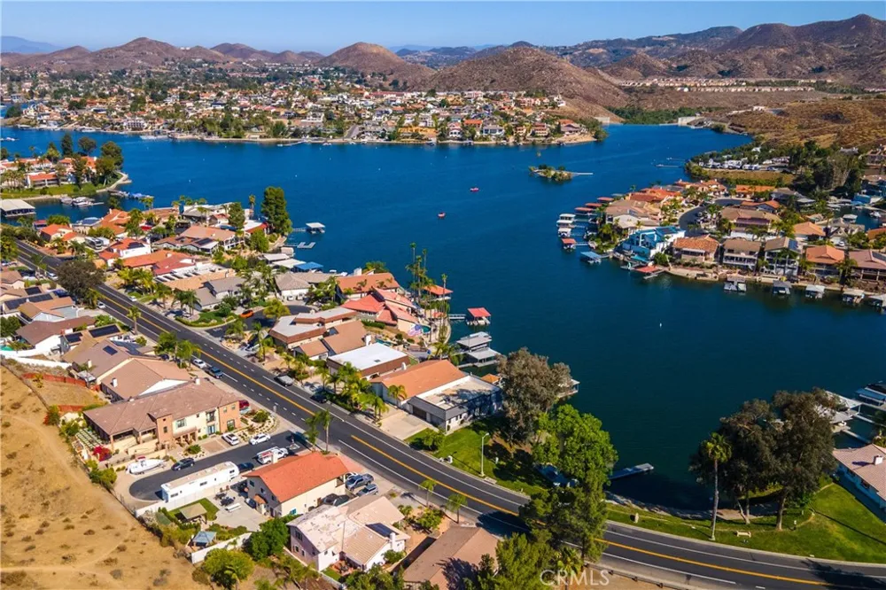 30240 Longhorn Canyon Lake, CA 92587