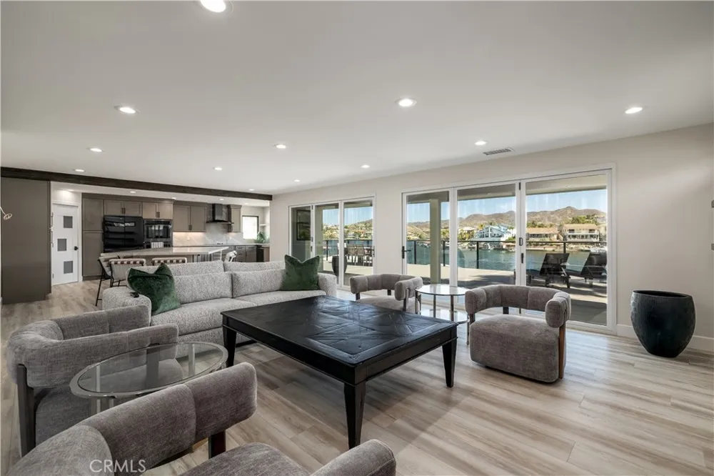 30240 Longhorn Canyon Lake, CA 92587