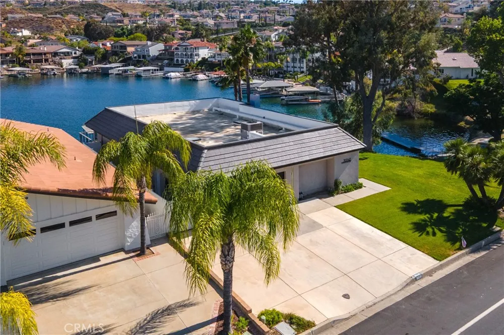 30240 Longhorn Canyon Lake, CA 92587