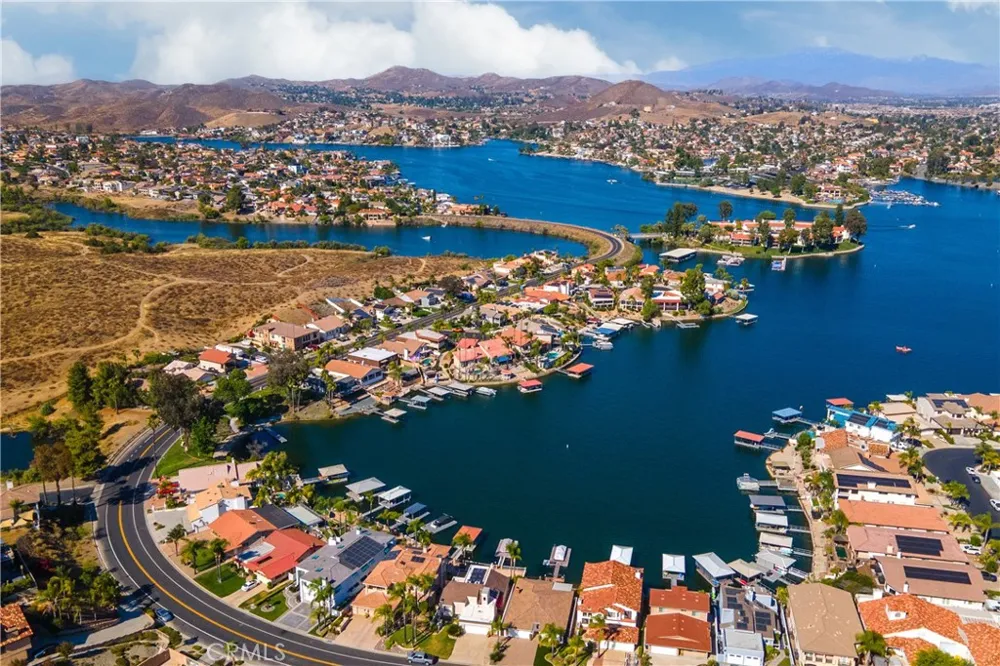 30240 Longhorn Canyon Lake, CA 92587