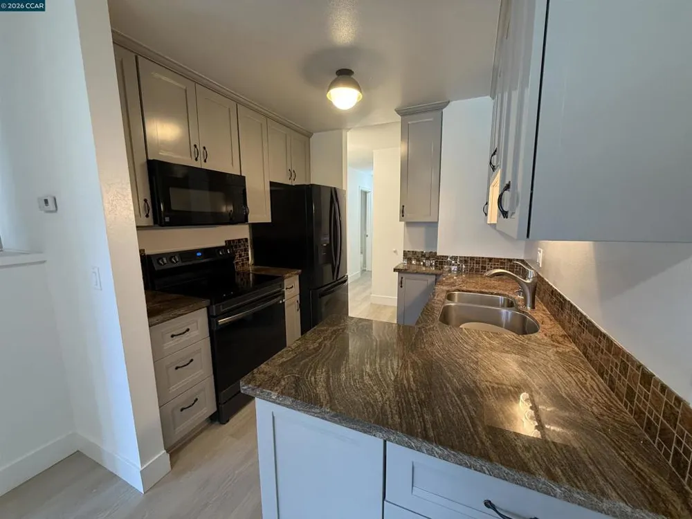 2564 Walnut Blvd Walnut Creek, CA 94596