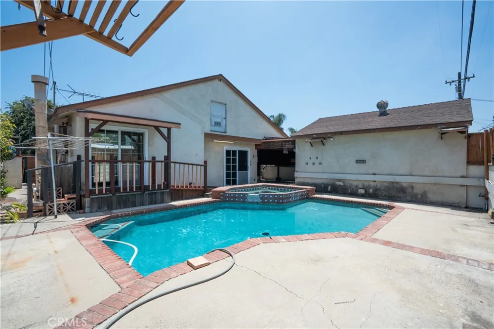 12315 Pomering Downey, CA 90242