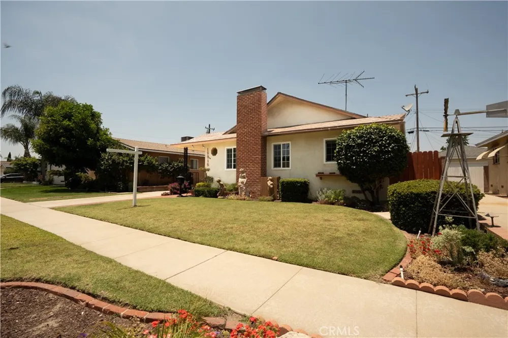 12315 Pomering Downey, CA 90242