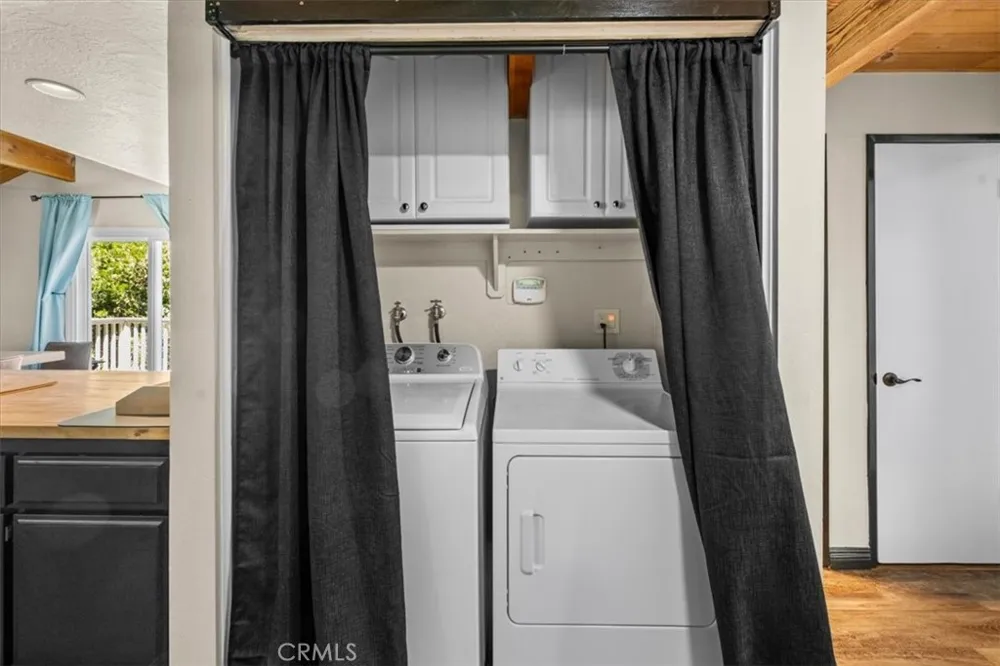 30942 Old City Creek Running Springs, CA 92382