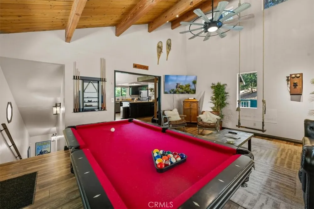 30942 Old City Creek Running Springs, CA 92382