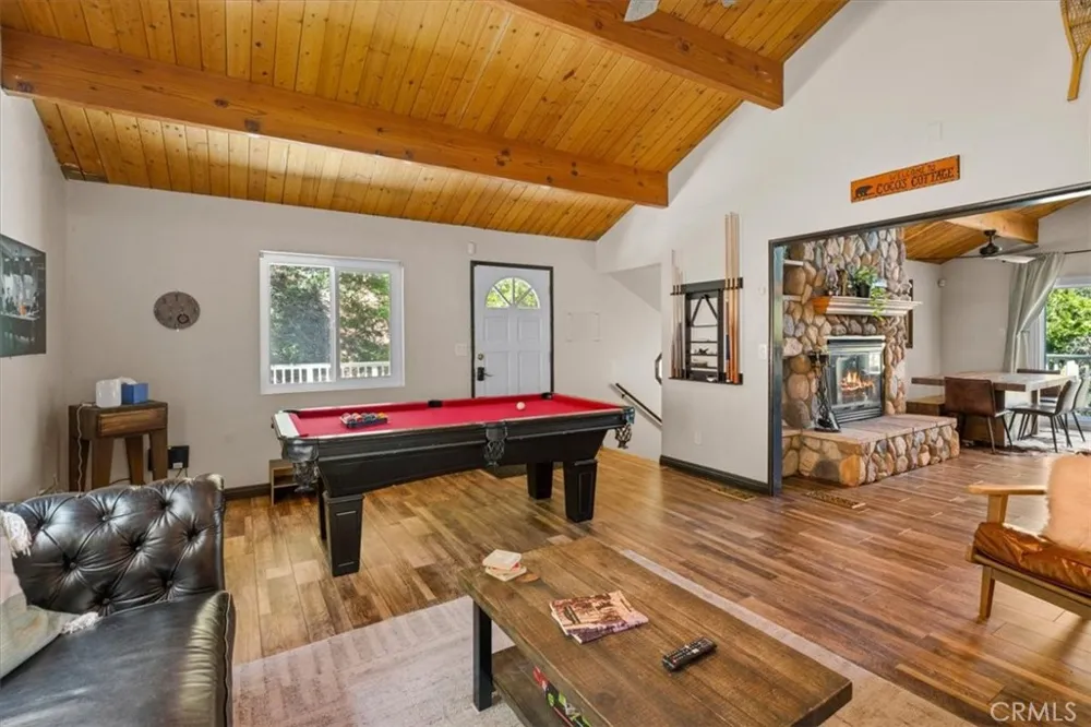 30942 Old City Creek Running Springs, CA 92382