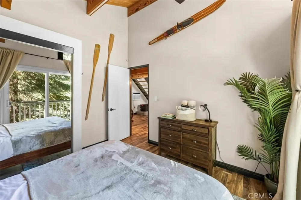 30942 Old City Creek Running Springs, CA 92382