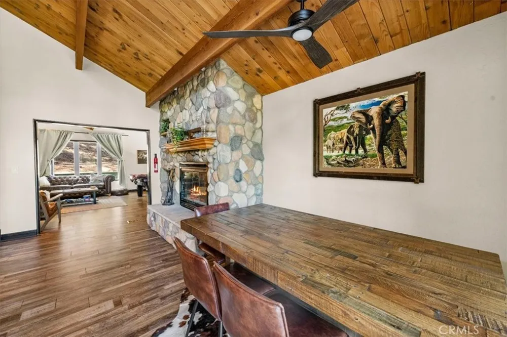 30942 Old City Creek Running Springs, CA 92382