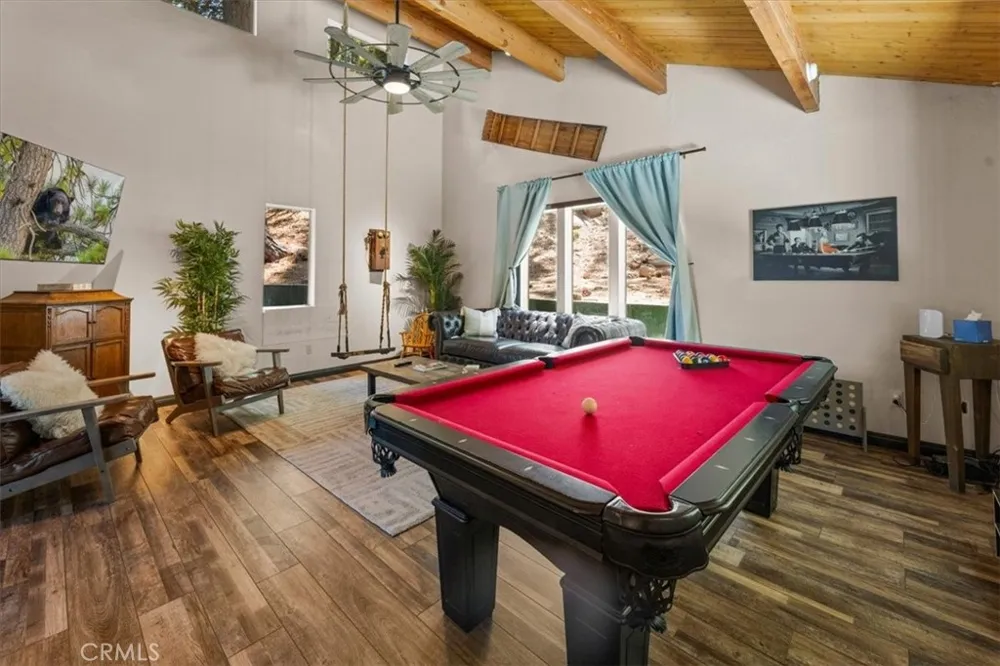 30942 Old City Creek Running Springs, CA 92382