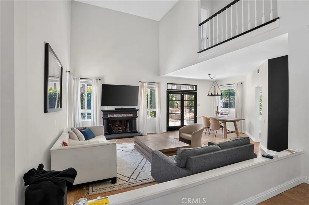4248 Riverglen Street Moorpark, CA 93021