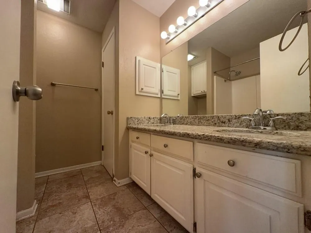 629 W Ridge Drive College Station, TX 77845
