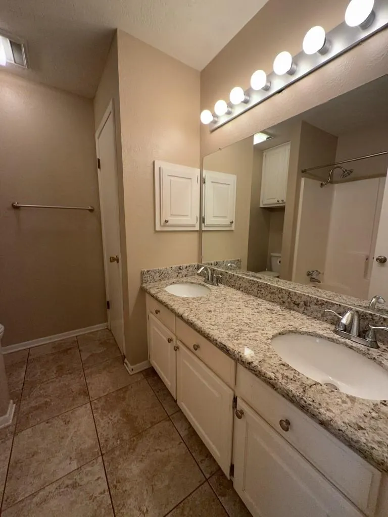 629 W Ridge Drive College Station, TX 77845