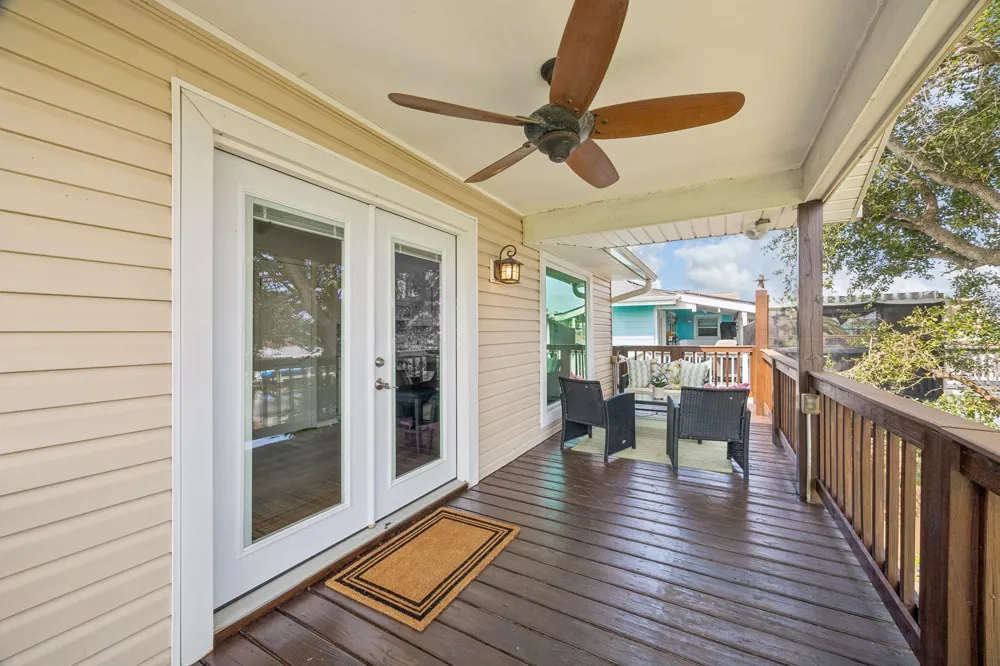 161 Barracuda Street Hitchcock, TX 77563