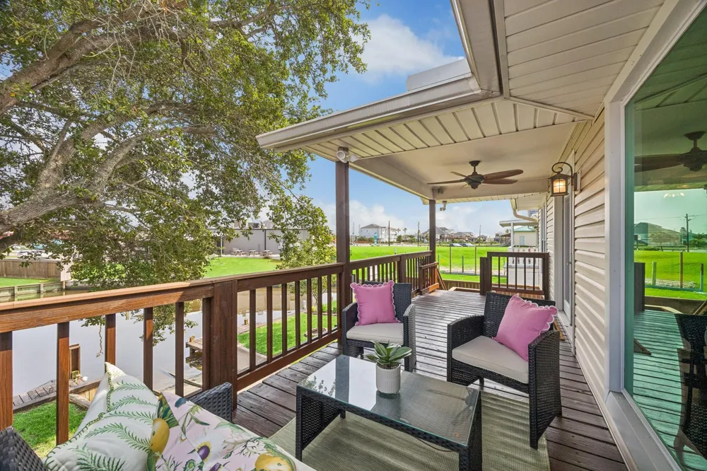 161 Barracuda Street Hitchcock, TX 77563