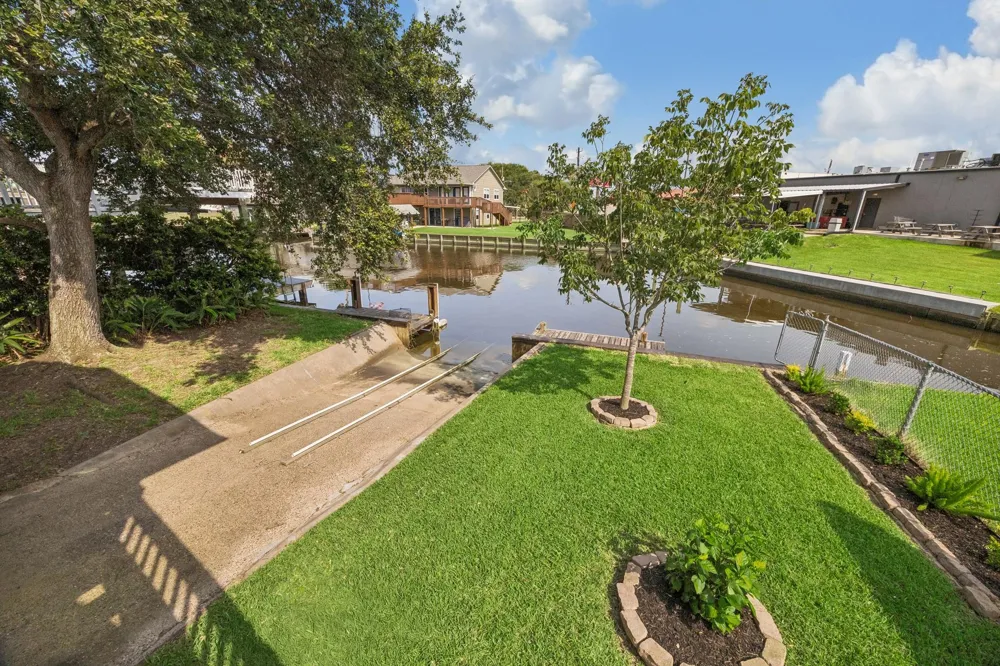 161 Barracuda Street Hitchcock, TX 77563