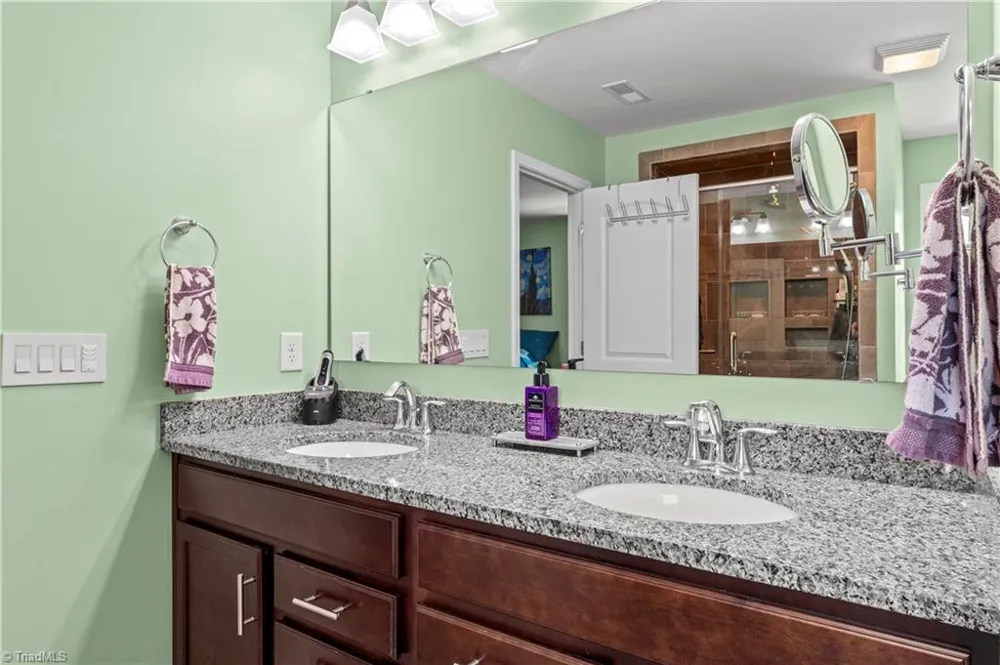 4515 Wedge Drive Pfafftown, NC 27040