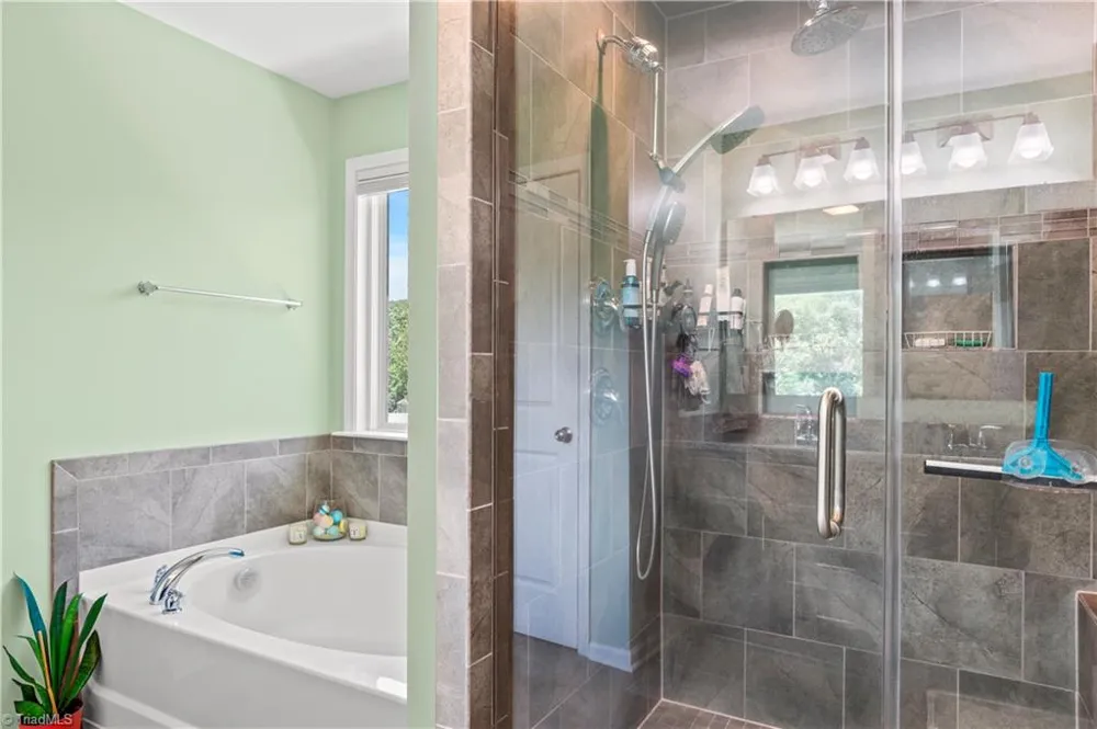 4515 Wedge Drive Pfafftown, NC 27040