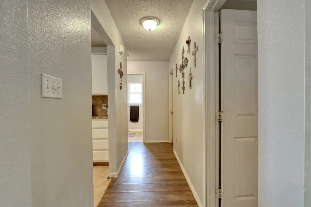 108 Wolf Lane Lacy Lakeview, TX 76705