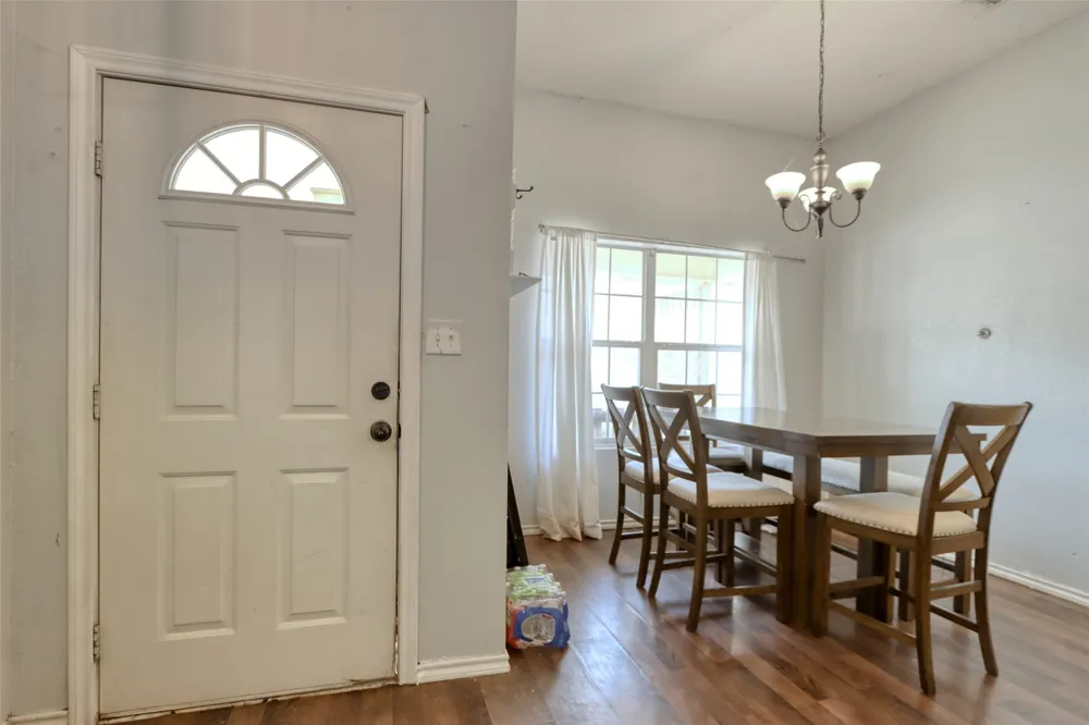 108 Wolf Lane Lacy Lakeview, TX 76705