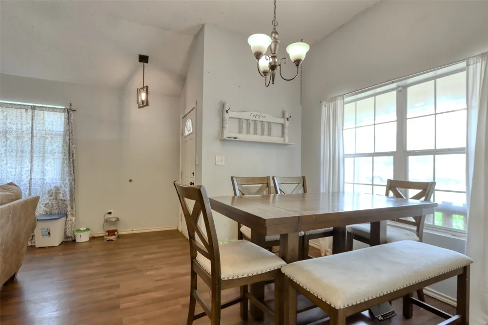 108 Wolf Lane Lacy Lakeview, TX 76705