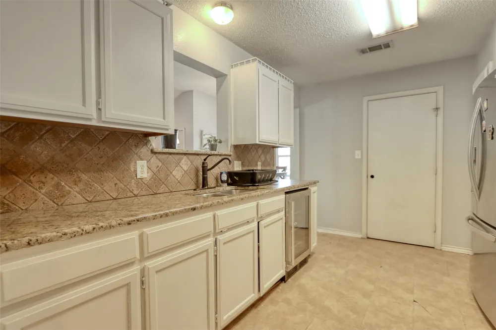 108 Wolf Lane Lacy Lakeview, TX 76705