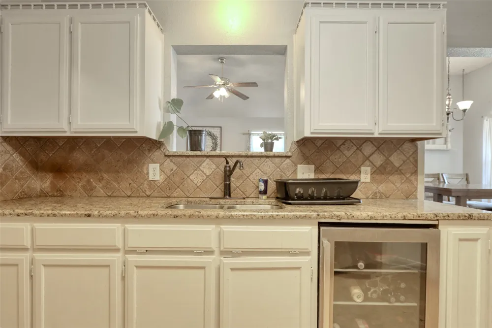 108 Wolf Lane Lacy Lakeview, TX 76705