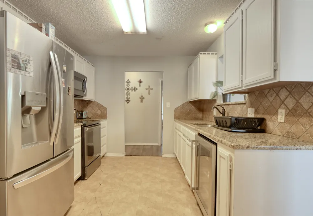 108 Wolf Lane Lacy Lakeview, TX 76705