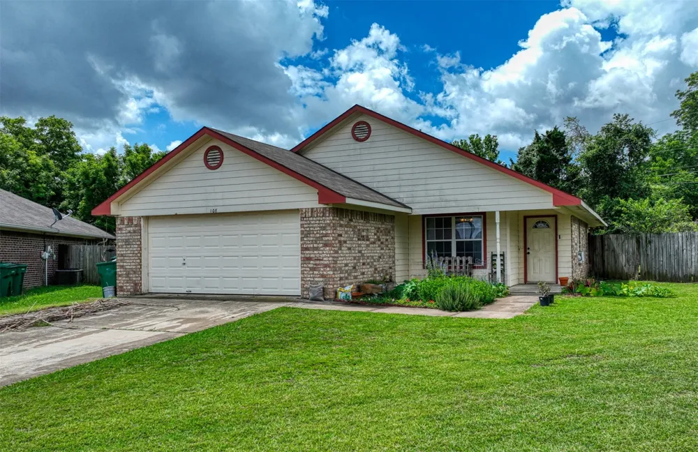 108 Wolf Lane Lacy Lakeview, TX 76705