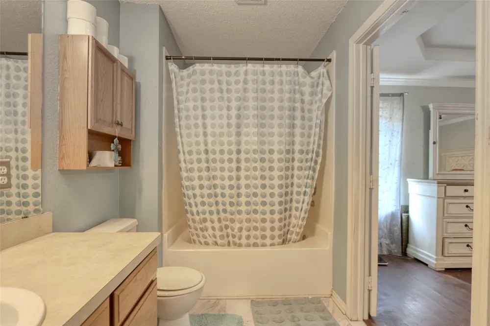 108 Wolf Lane Lacy Lakeview, TX 76705