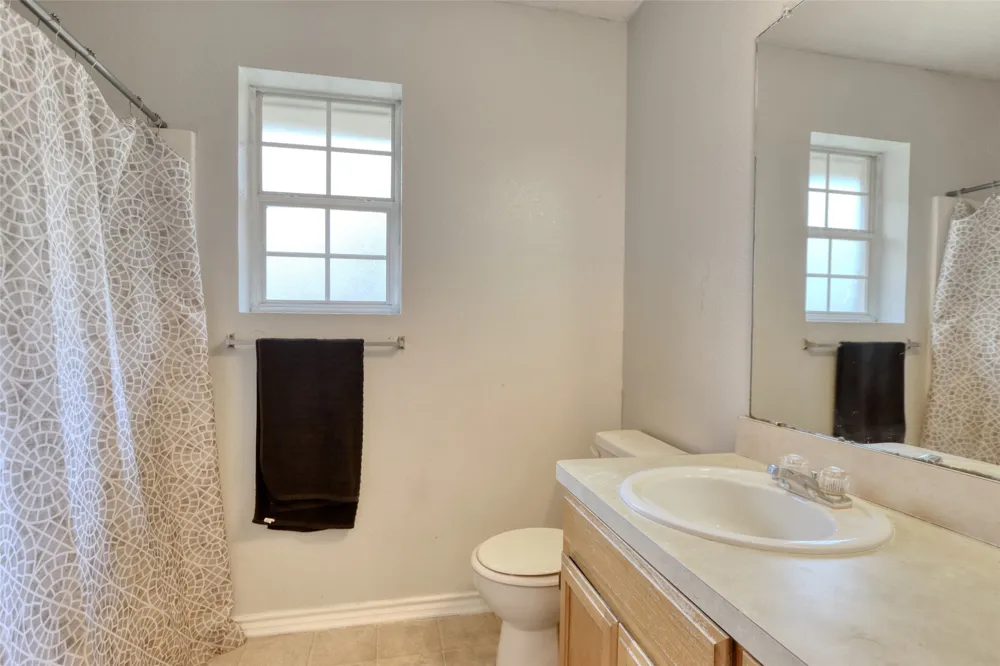 108 Wolf Lane Lacy Lakeview, TX 76705